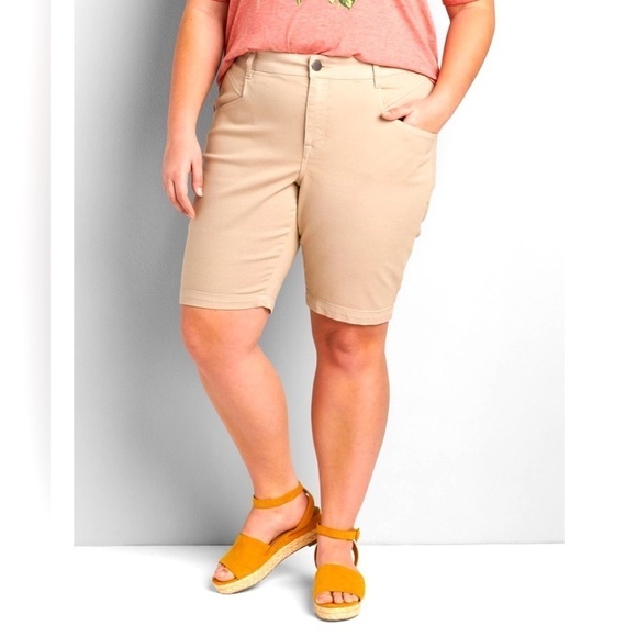 New Lane Bryant Women's Signature Fit Slim Bermuda Short 18 Natural 221 - Picture 1 of 8